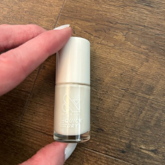 Olive & June Polish Bundle - Picture 3 of 7